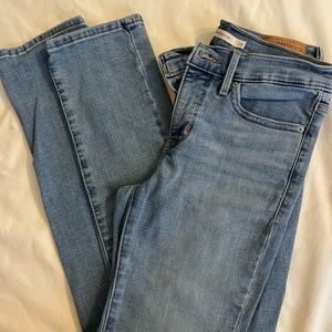 Levi’s 312 Shaping Slim - Size 26